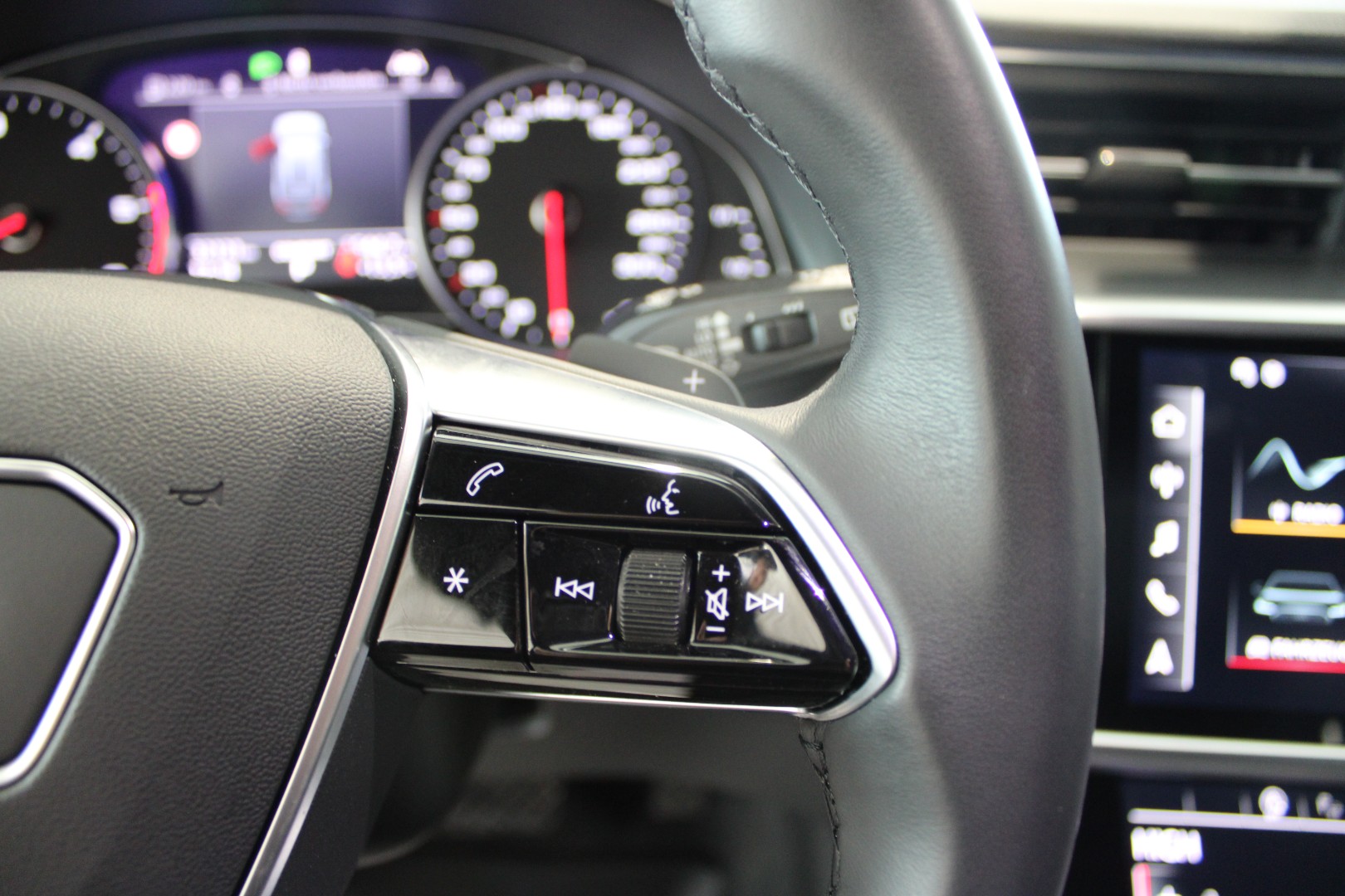 Daumennagel 21 - Audi A6 Avant 40 TDI quattro sport Black-Optik