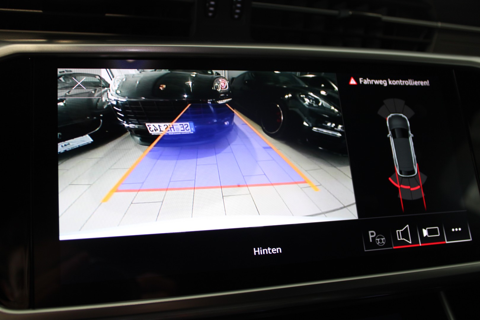 Daumennagel 29 - Audi A6 Avant 40 TDI quattro sport Black-Optik