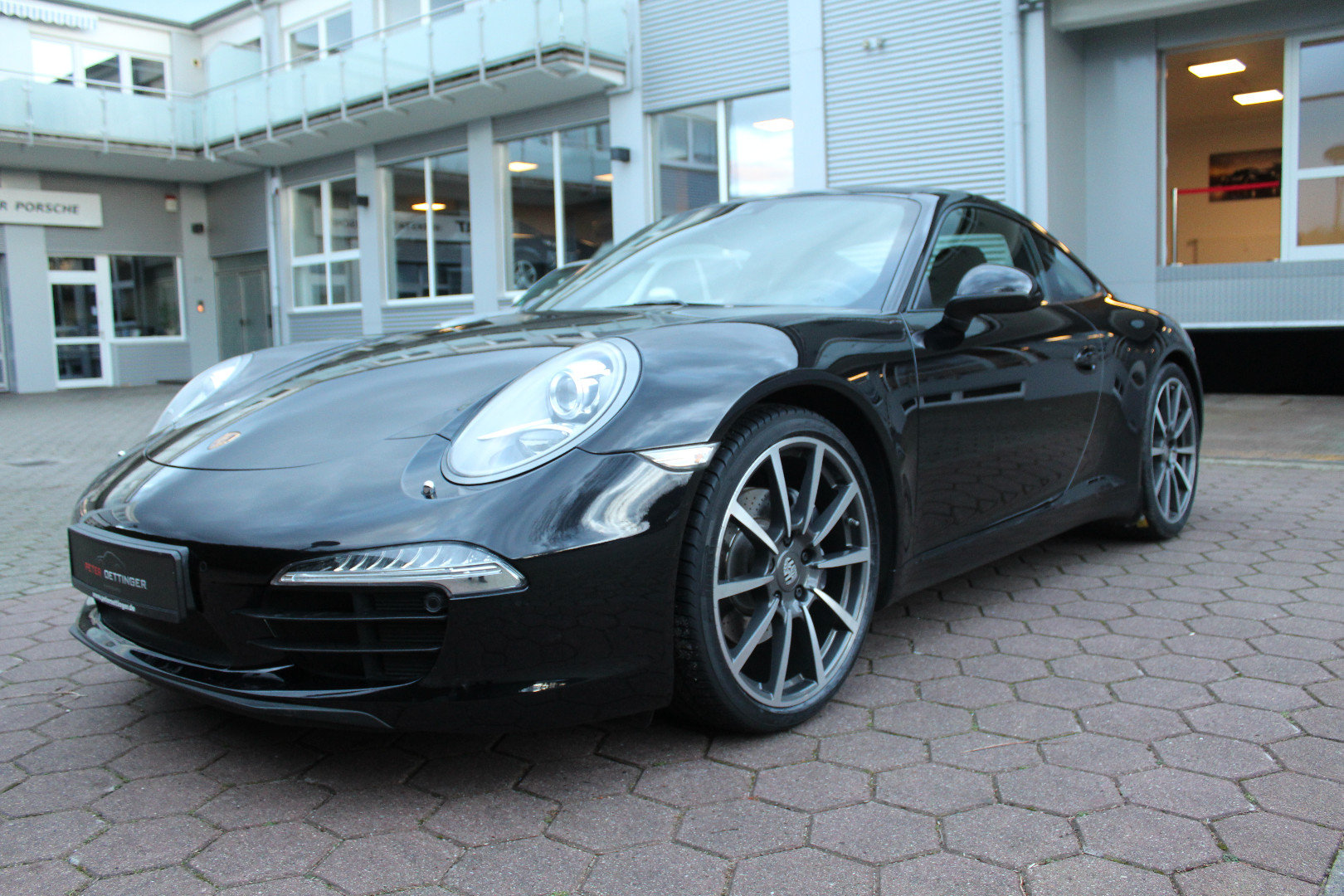 Porsche 991 Carrera Coupé PDK 3,4 Ltr. Used vehicle for sale | First registration 04/2015