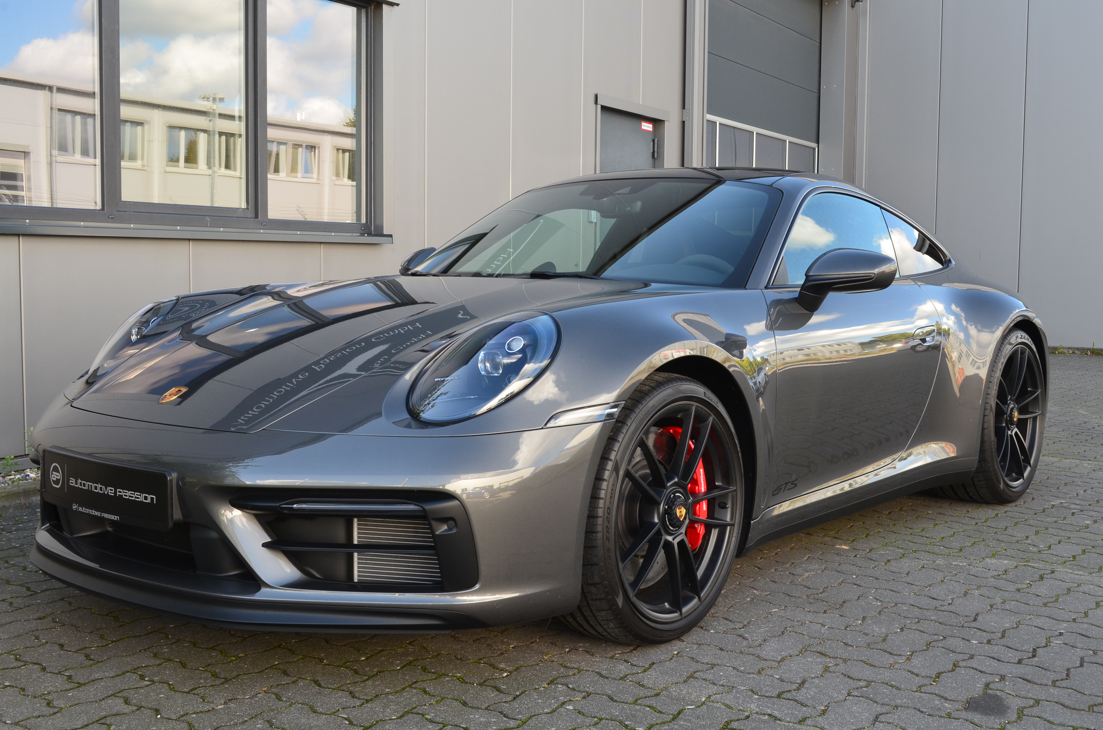 Porsche 911/992 Carrera GTS Coupé 1.Hd Schiebedach BOSE Used vehicle for sale | First registration 03/2022 | Price 169.890 €