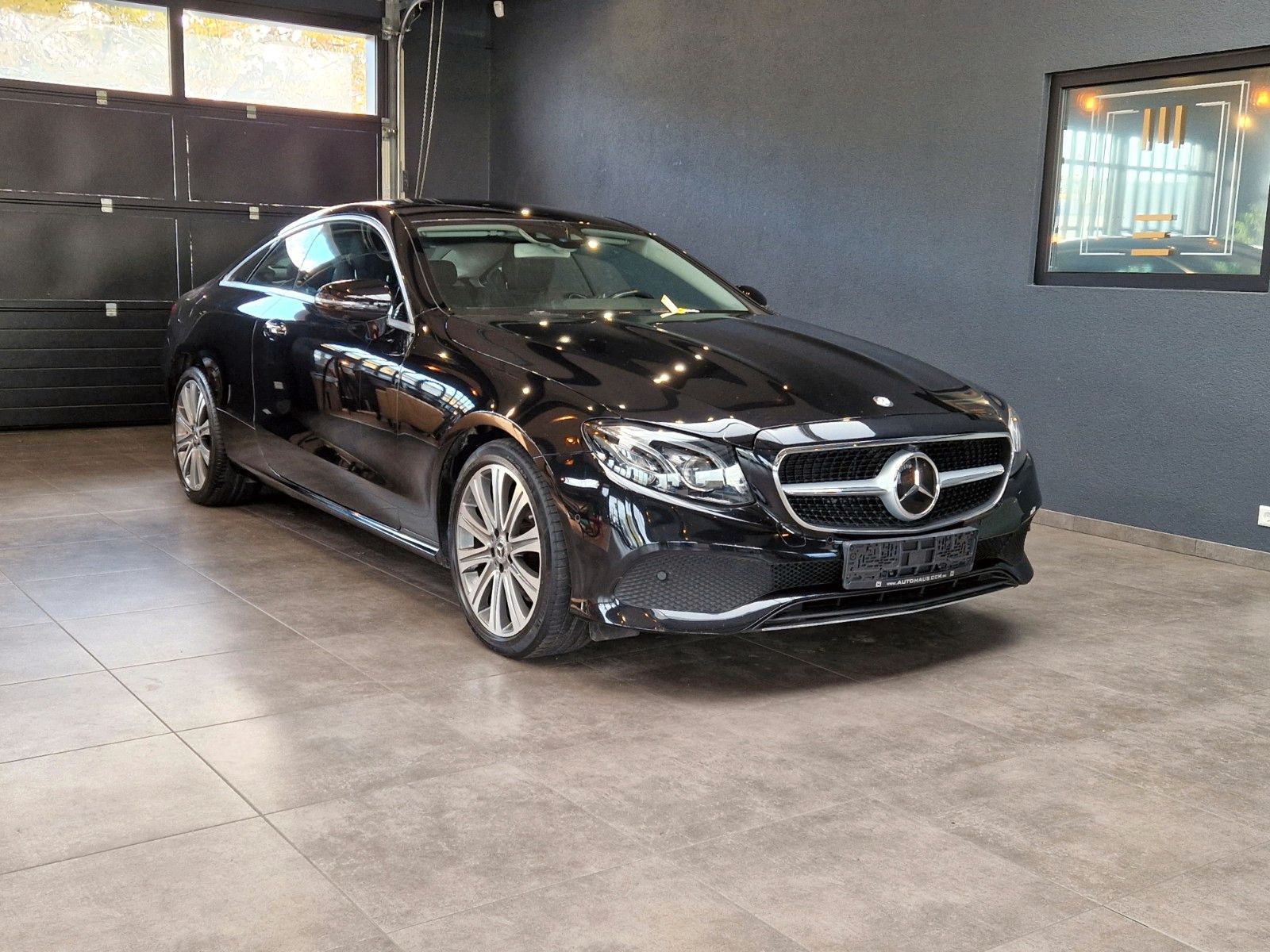 Mercedes-Benz E 200 Used vehicle for sale