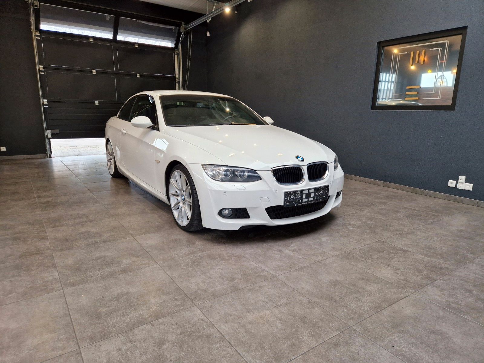 BMW 320 Used vehicle for sale